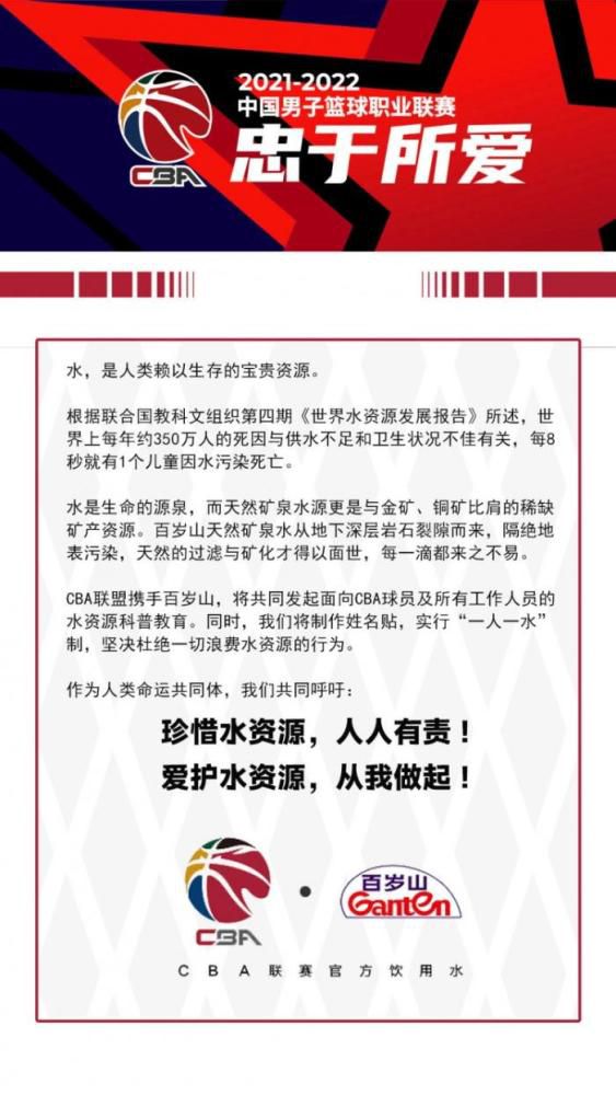 只见九人在强风的吹拂下，头发凌乱、五官变形，偶像包袱全无，生动形象地演绎;飞驰到变形，喜剧氛围扑面而来